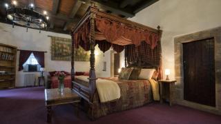 Así es por dentro el Parador más bonito de España, lujo, historia y encanto: "Volvería mil veces solo por sus interiores”