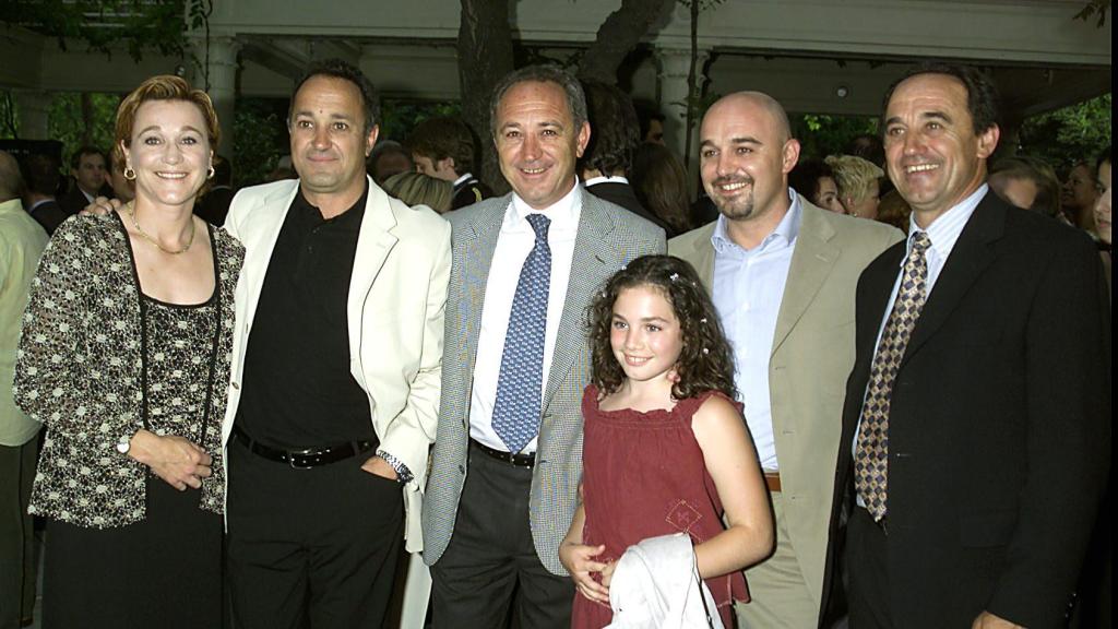 Blanca y Paco Fernández Ochoa formaban parte de una familia numerosa (eran ocho hijos) liderada por  Francisco Fernández, gerente de la escuela de esquí del Puerto de Navacerrada. Fue allí donde se formaron como esquiadores.