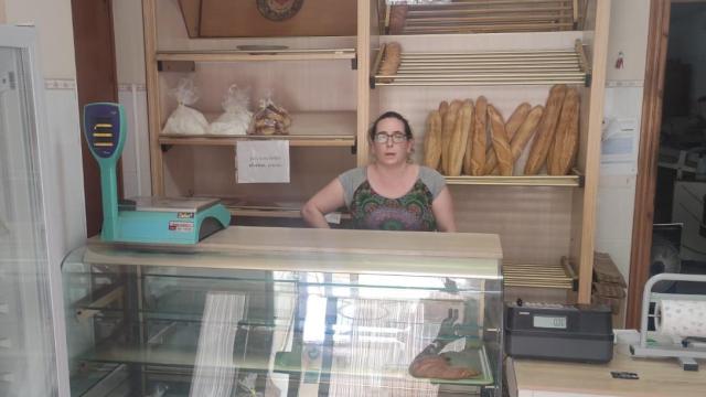 Mar Roura en la panadería.