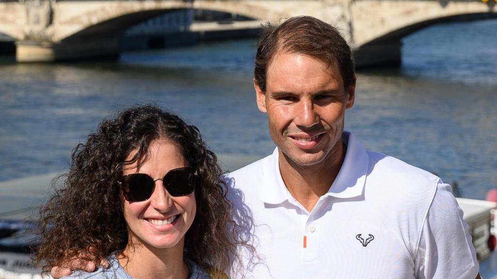 Rafa Nadal y su esposa, Xisca Perelló, en París, en junio de 2022.