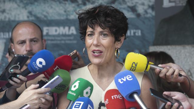 La ministra de Inclusión, Seguridad Social y Migraciones, Elma Saiz, atiende a los medios este martes.