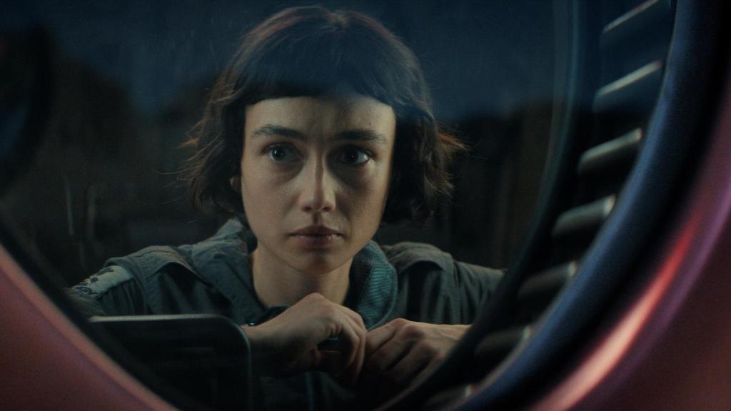 Sydney Chandler en un fotograma de la serie 'Alien: Planeta Tierra'.