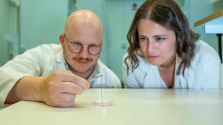 Llega la 'piel en jeringuilla': el gel que se transforma en epidermis sintética para salvar a personas con grandes quemaduras
