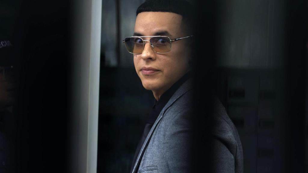 El cantante Daddy Yankee asiste a una audiencia este jueves, en el Tribunal Federal de San Juan (Puerto Rico).