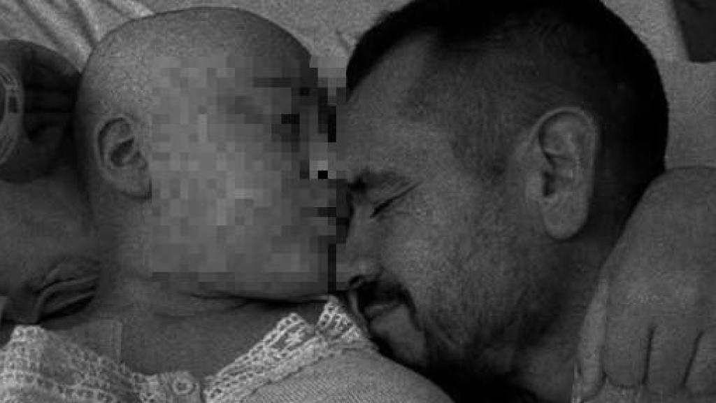 Isa con su padre, Dani.