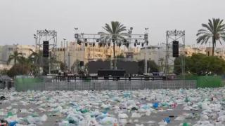 La odisea del traje de flamenca en la Feria de Málaga: lo básico en el bolsillo de 'Doraemon'