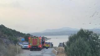 Una fuerte racha de viento vuelca varias embarcaciones en El Atazar: 19 personas han tenido que ser rescatadas