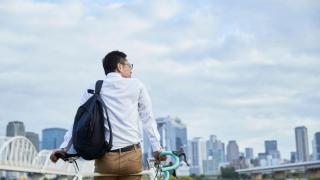 Así es la mochila que arrasa entre estudiantes y viajeros: ahora con un 26 % de descuento