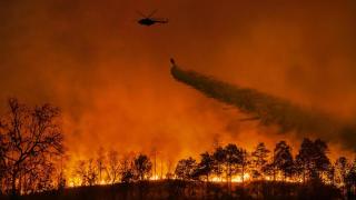 Una vecina de Laza (Ourense) denuncia la falta de efectivos en los incendios: "Nos está rodeando el fuego"
