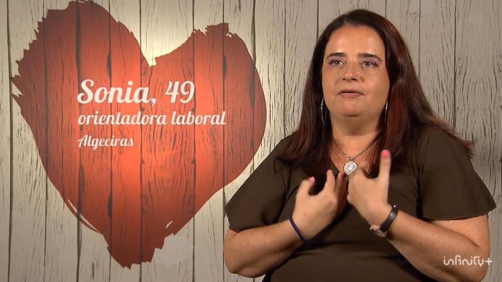 Un soltero de Madrid asombra a su cita en 'First Dates': "Soy guapo pero no  me lo acabo de creer, no sé venderme"