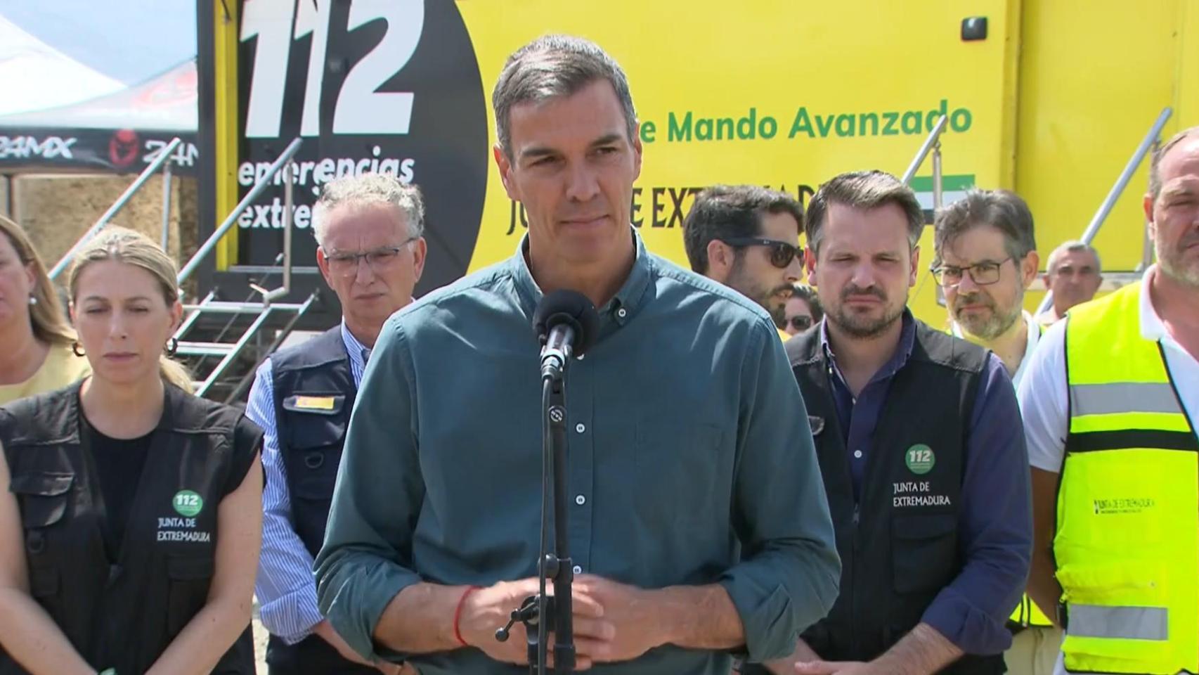 Sánchez anuncia desde Jarilla que el Gobierno declarará  zona de emergencia  las áreas afectadas por los incendios