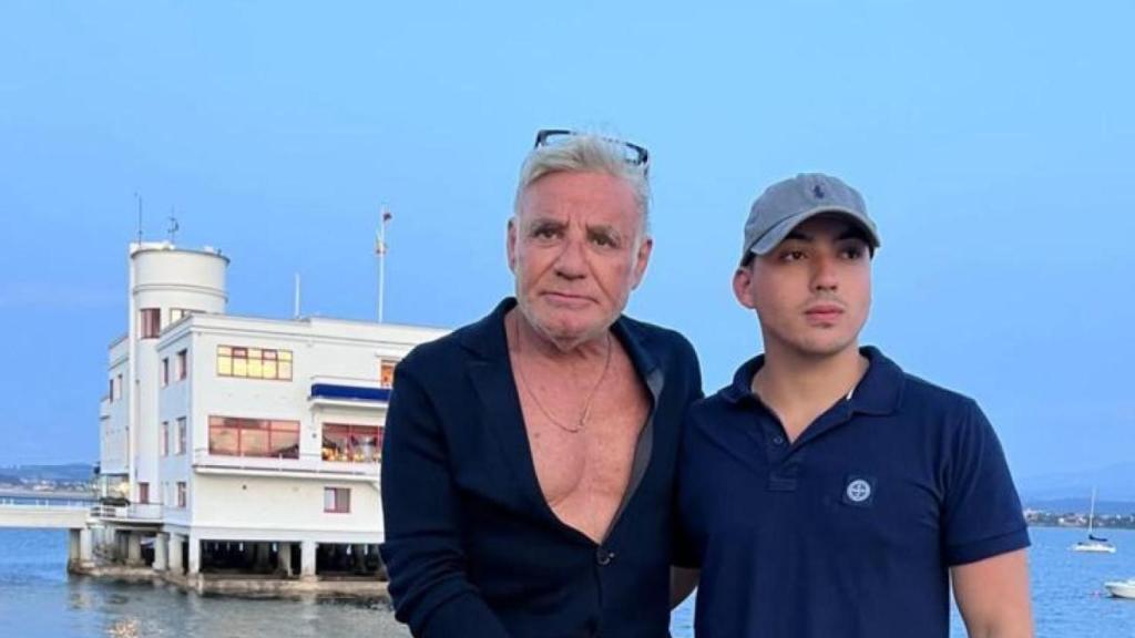 Joaquín Torres y su hijo Álvaro en una fotografía compartida en las redes sociales.