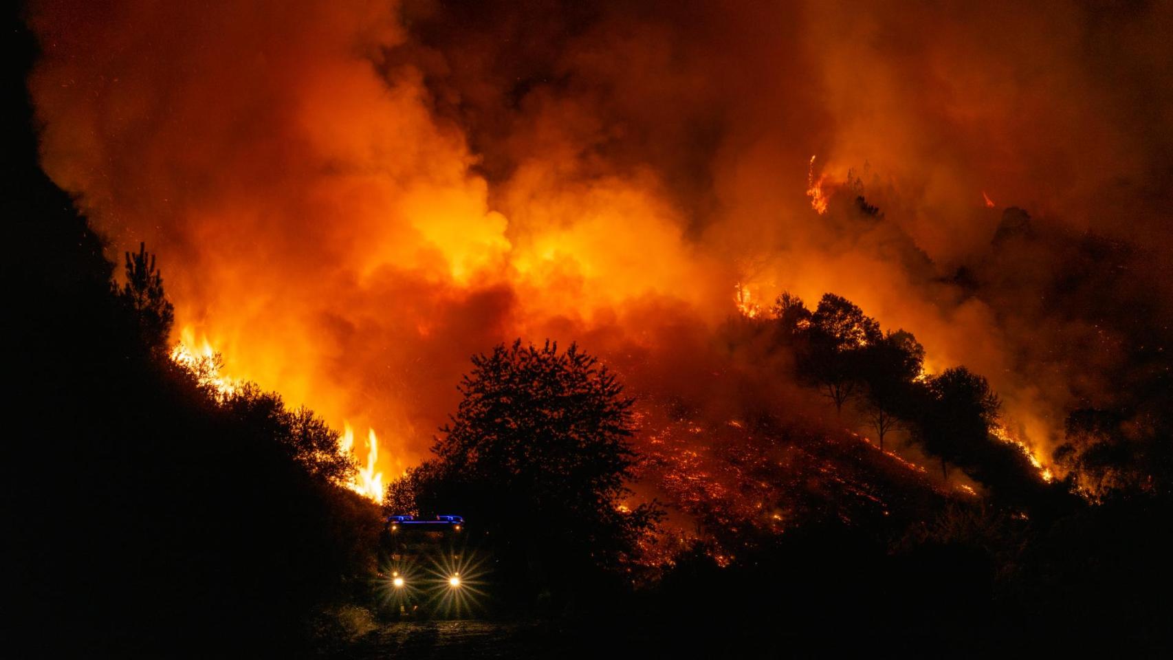 Alerta en Galicia tras los incendios por la llegada de la lluvia:  Puede tener efectos perniciosos 