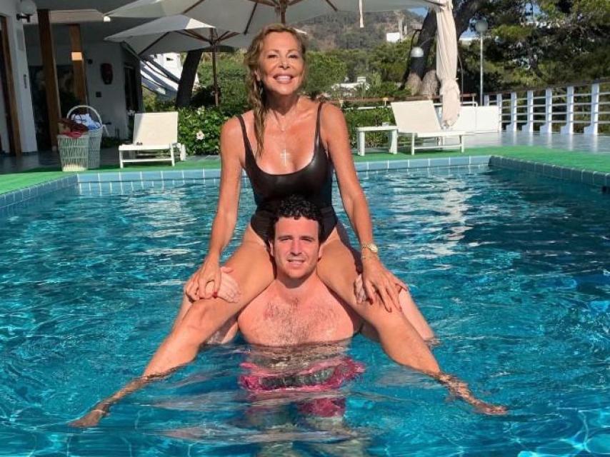 Ana García Obregón con su hijo, a imagen de su Instagram.