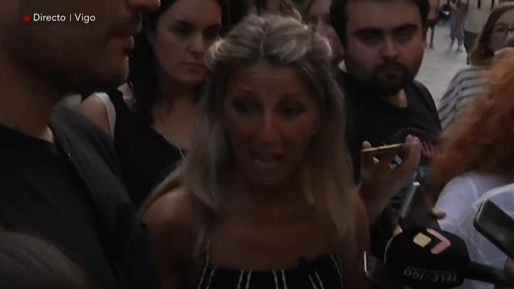 Yolanda Díaz se manifiesta en la calle contra la Xunta:  Es una barbaridad que la extinción del fuego esté en manos privadas 