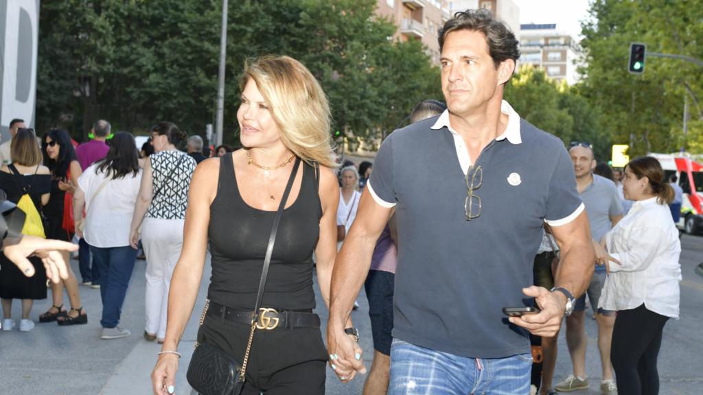 Makoke se ha visto obligado a posponer su boda con Gonzalo Fernández Figares por una razón familiar y de salud.
