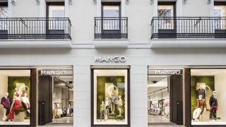 Mango tiene el vestido más favorecedor y barato de la temporada: disponible por 15,99 euros y en dos colores