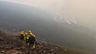 Los incendios de León avanzan hacia la mejoría: cuatro fuegos en nivel 2 y buenas previsiones