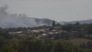 Galicia mantiene cinco fuegos activos: estabilizados dos de los grandes incendios de Ourense