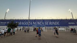 El zaragocismo aprueba el nuevo estadio pero no olvida el invierno: "Cuidado cuando llegue el cierzo y la lluvia..."