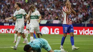 El Elche baja de las nubes a un Atlético de Madrid que no carbura en el inicio de la nueva temporada y sigue sin ganar