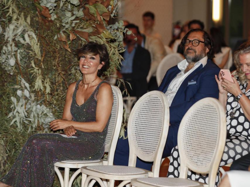 Sonsoles Onega con su compañero, Juan Montes, en su último acto público antes del verano.