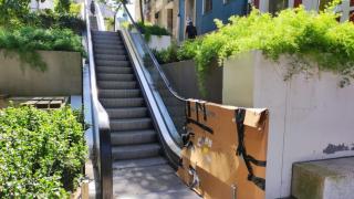 ¿Por qué se averían con frecuencia las escaleras mecánicas y ascensores exteriores de A Coruña?