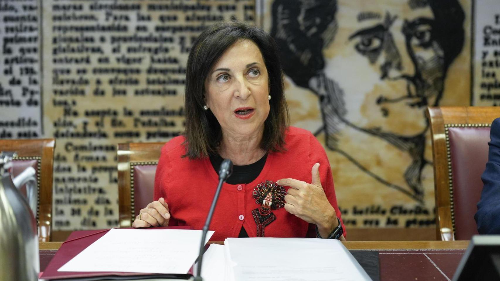 Robles defiende a la UME y se abre a que el Ejército pueda desplegarse sin petición de las CCAA en futuros incendios