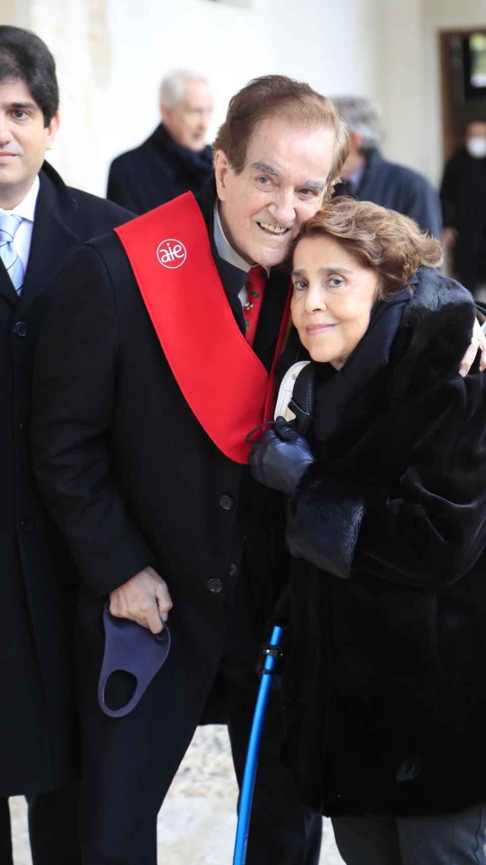 Daniel de la Calva Carvajal con sus padres.