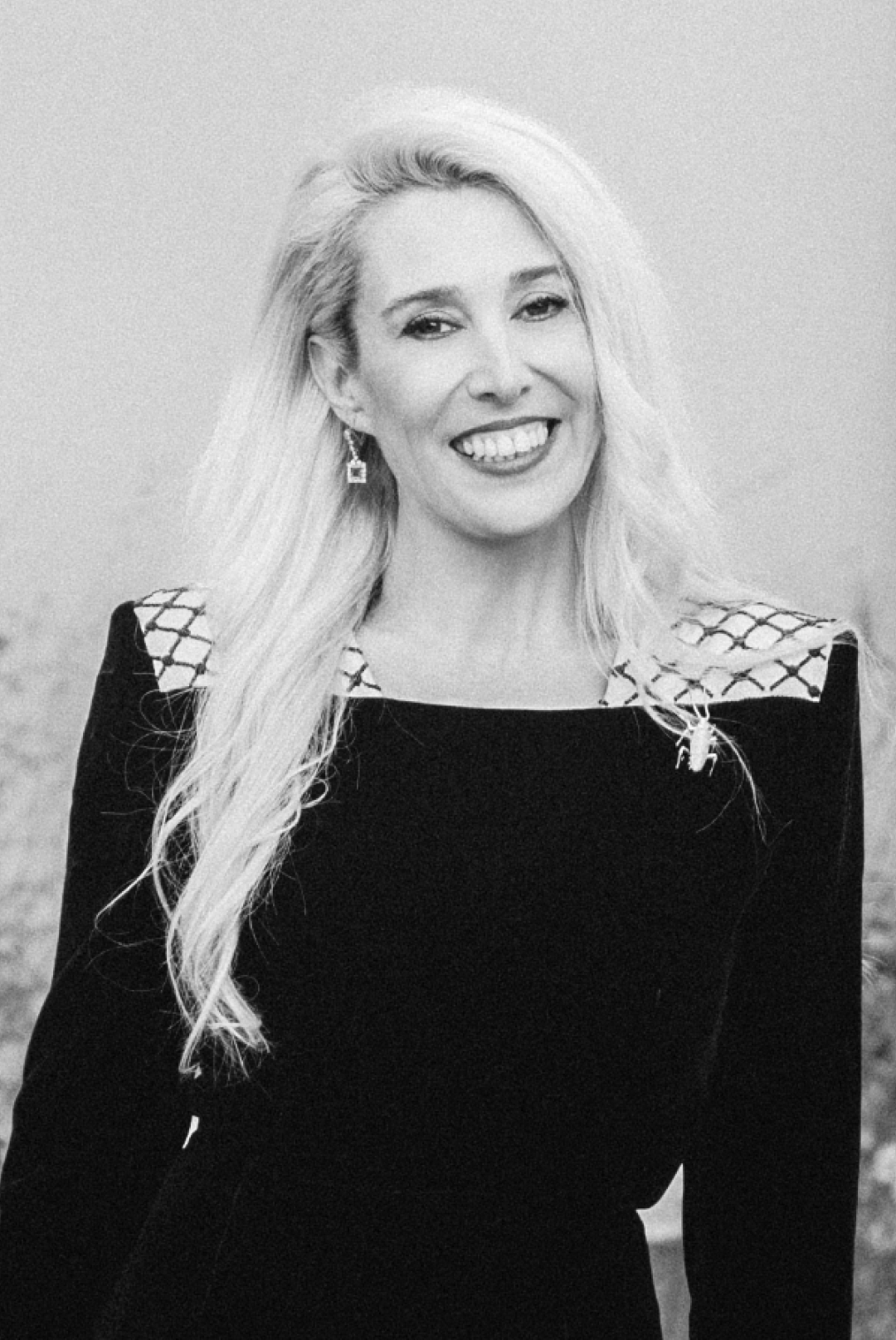 Foto dos de Maria Luisa Gutiérrez con el look tres