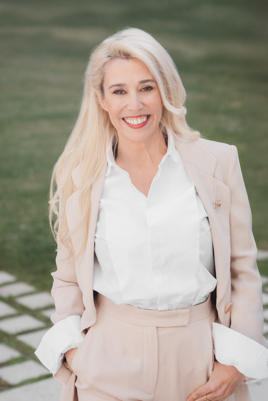 Foto uno de Maria Luisa Gutiérrez con el look dos