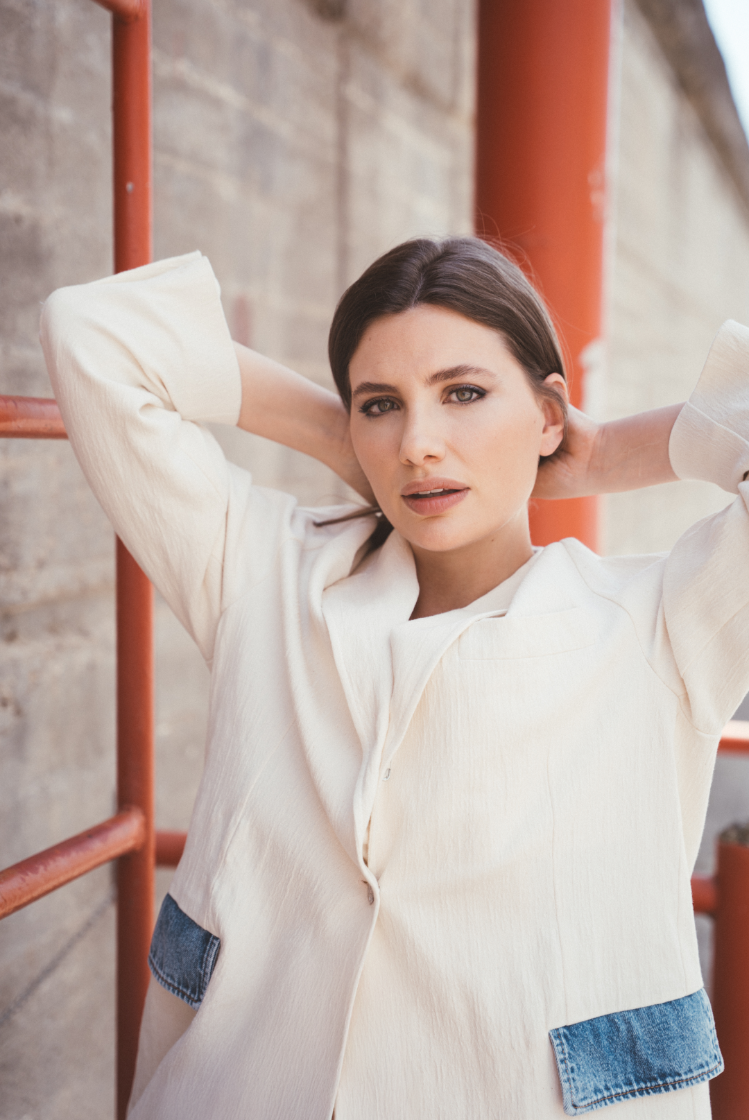 Foto dos de Miriam Giovanelli con el look dos