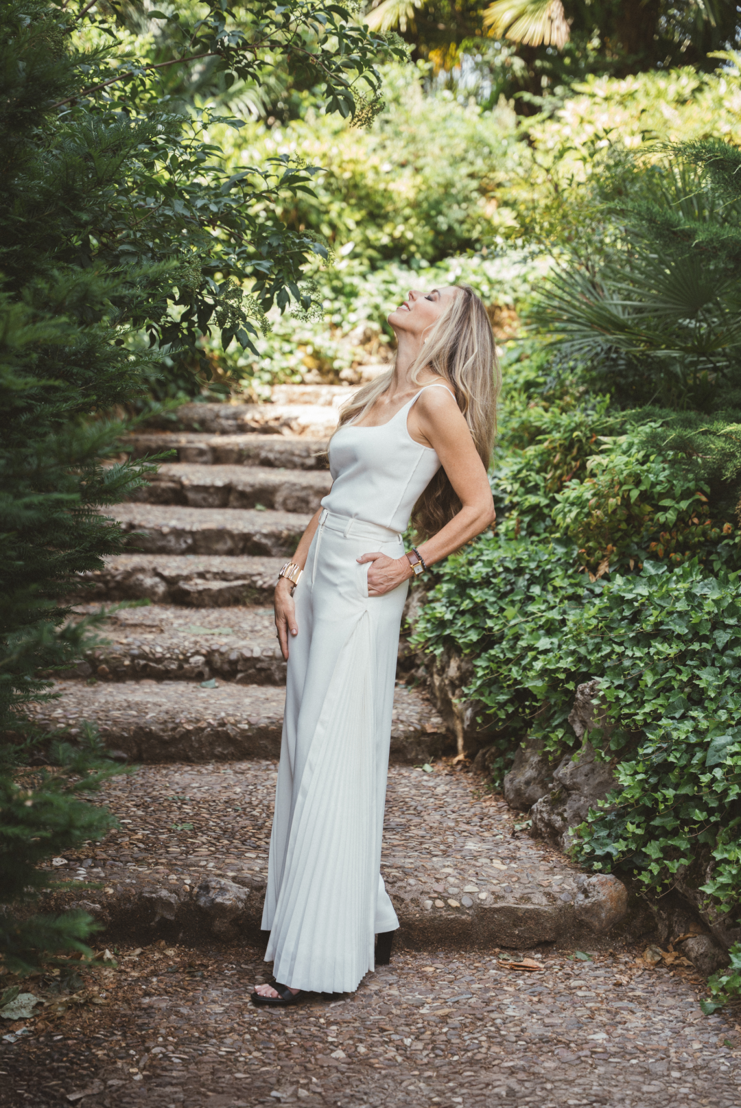 Foto tres de Johanna Müller con el look uno
