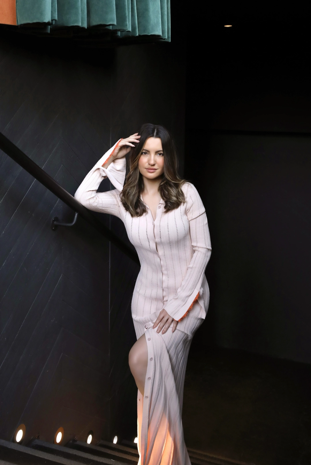 Foto uno de Ivana Baquero con el look dos