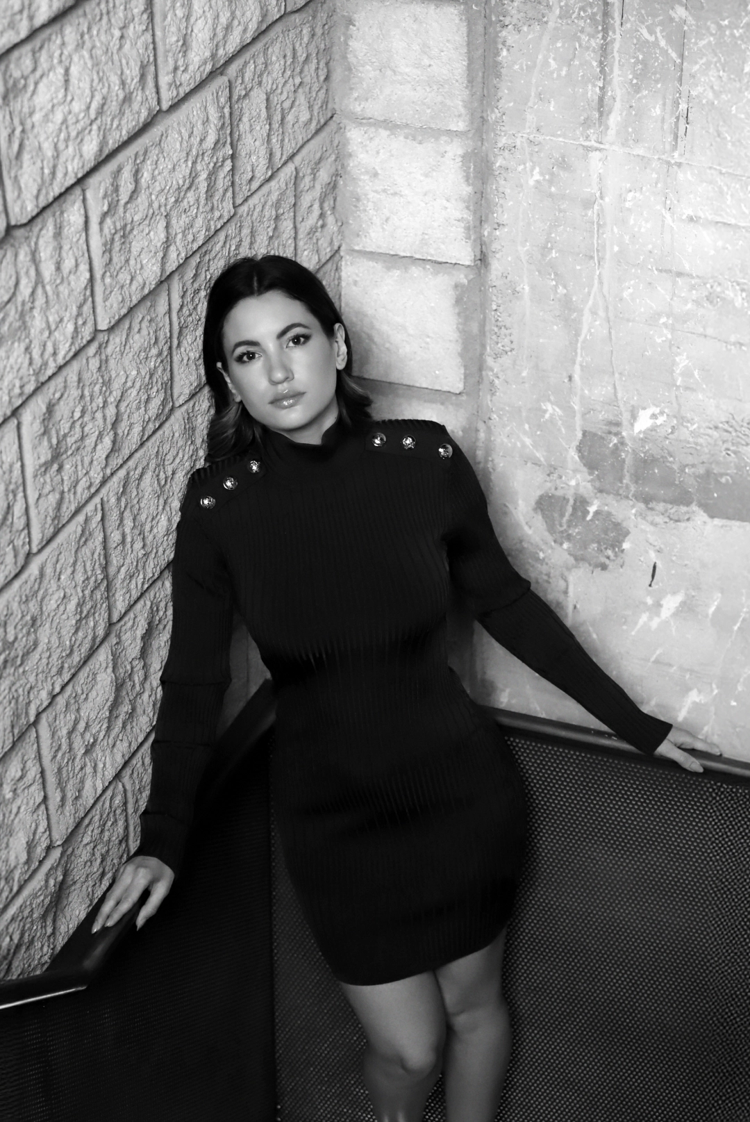 Foto dos de Ivana Baquero con el look tres