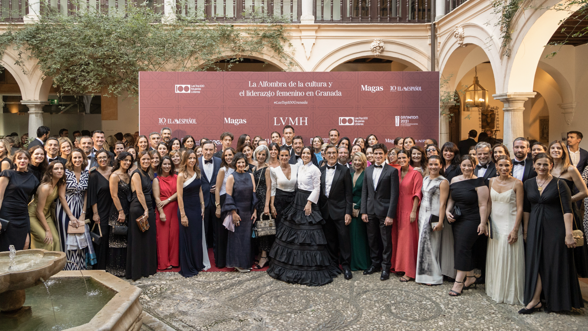 Foto de familia del grupo, líder internacional del lujo, en el 'photocall' de esta cita ineludible en Granada