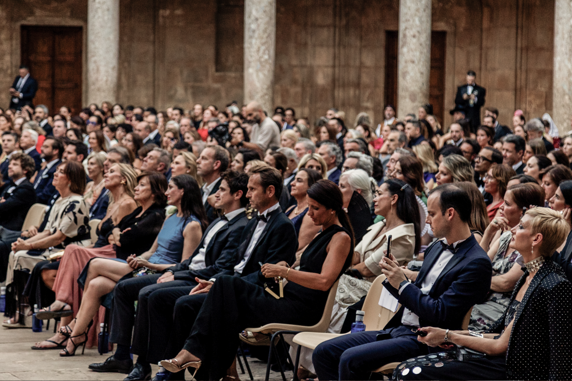 Asistentes sentados durante la gala