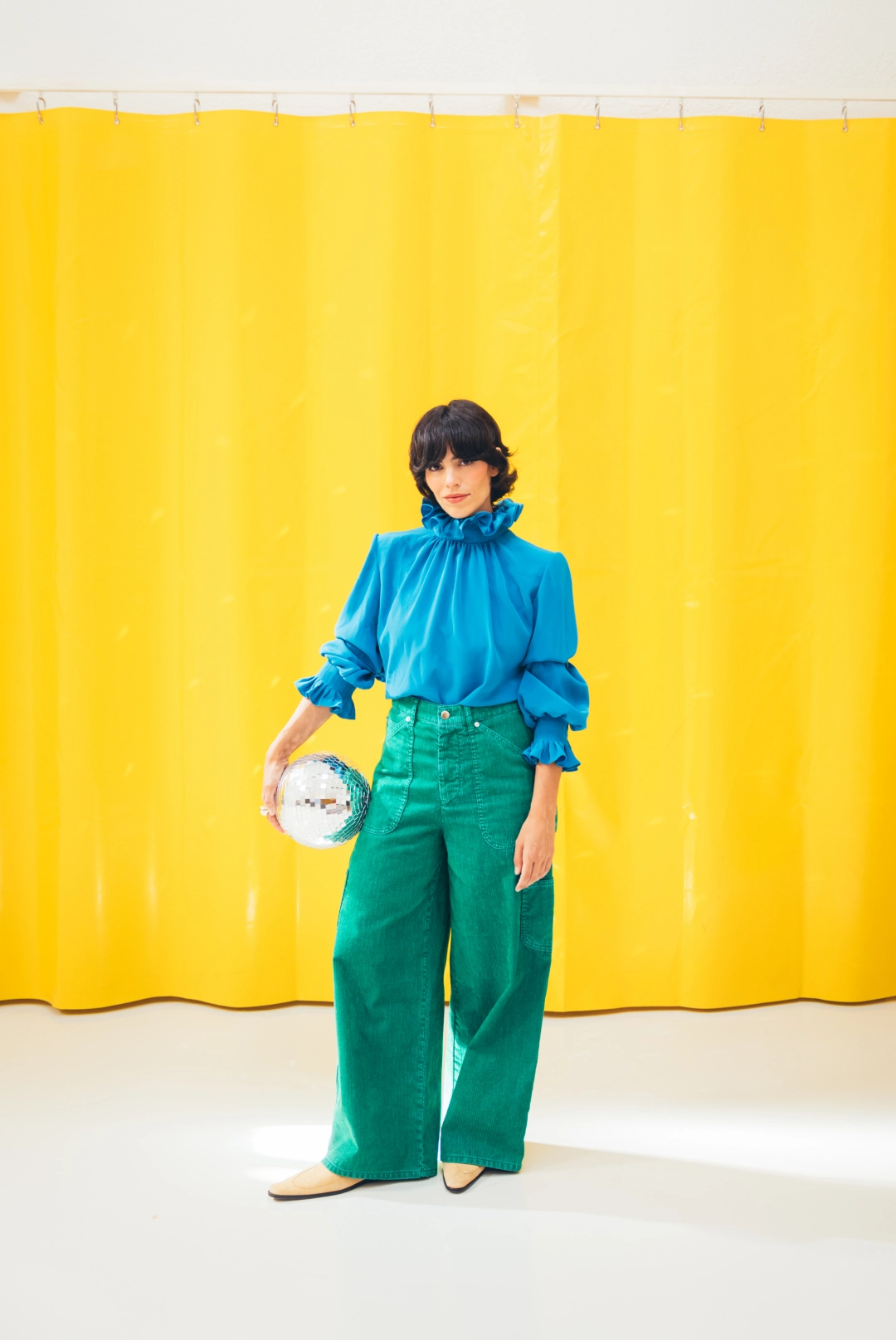 Foto tres de Coco Dávez con el look dos