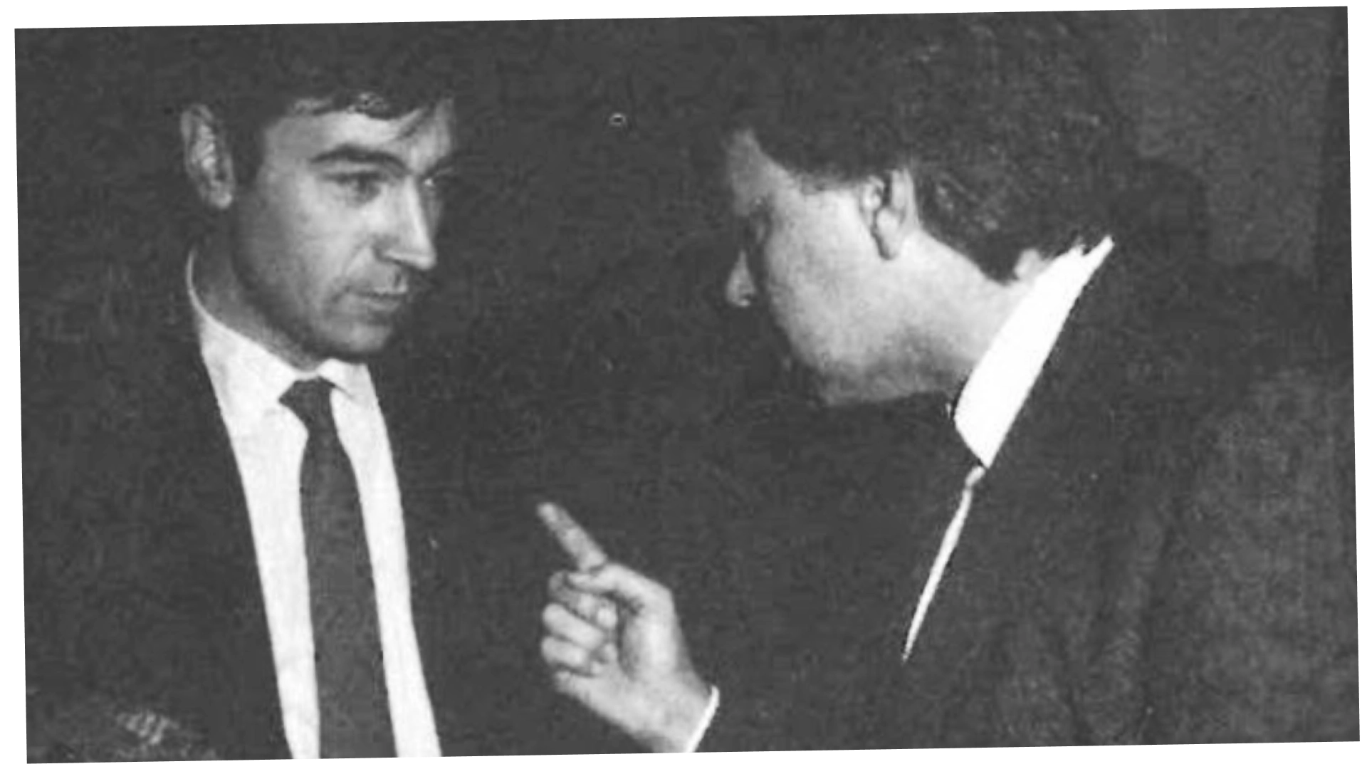 González reprende a Pedro J. Ramírez en el Congreso (1987) por un reportaje sobre los GAL.
